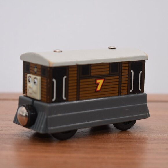 Toby # 7 2003- Thomas & Friends Wooden Railway Series Tank Engine Magnetic Toy - Picture 1 of 7
